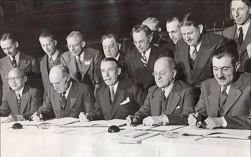 Blog_Chicago1944_signing